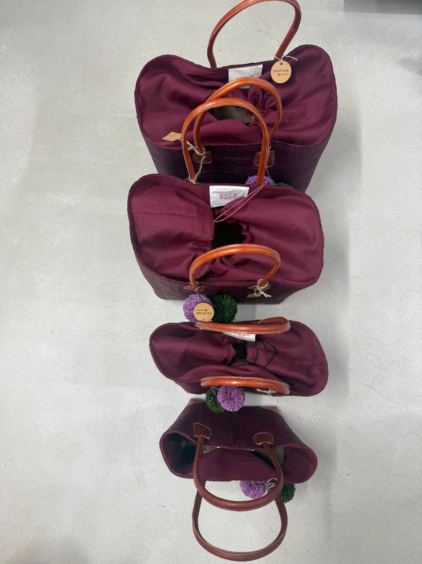 Lolo Deco Handmade Madagascar Tas – Burgundy | Gevlochten handtas