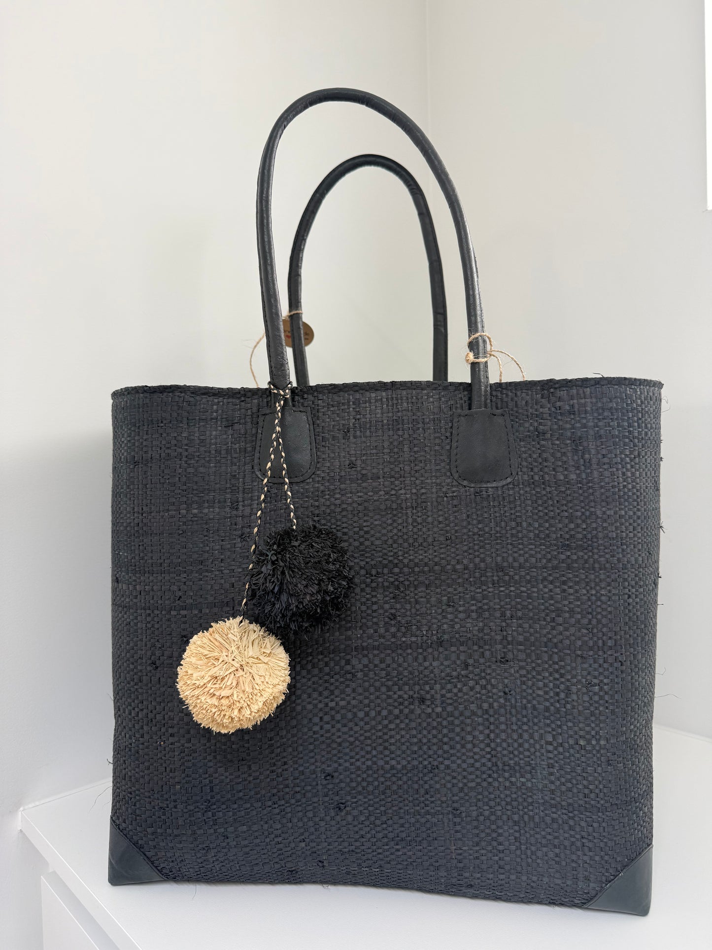 Lolo Deco Handmade Madagascar Tas – Zwart | Gevlochten handtas