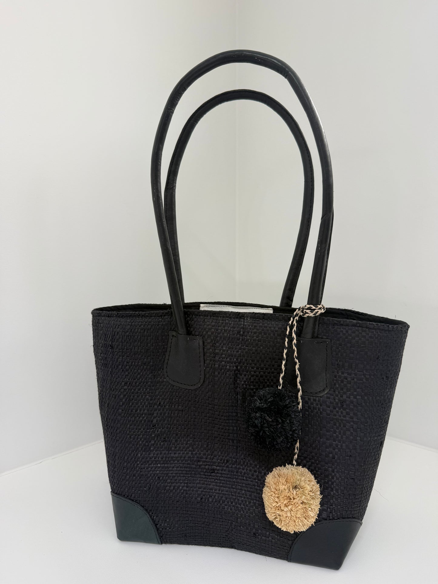 Lolo Deco Handmade Madagascar Tas – Zwart | Gevlochten handtas